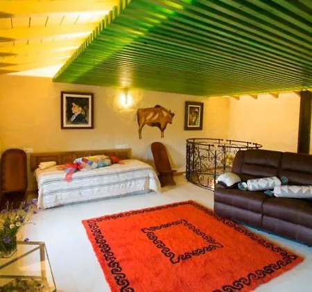 Casa Del Cerro Es Singular De Facil Acceso Holiday home Cabezas Bajas