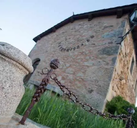 Casa Del Cerro Es Singular De Facil Acceso