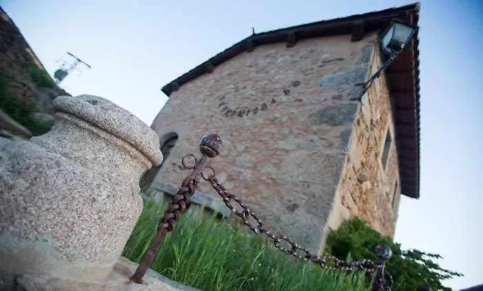 Casa Del Cerro Es Singular De Fácil Acceso